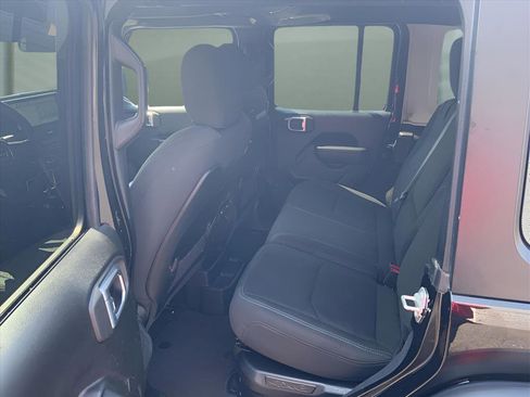 Used 2024 Jeep Wrangler Unlimited Rubicon 4xe AWD/4WD image 11