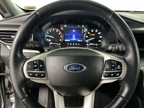 Used 2022 Ford Explorer XLT w/ Equipment Group 202A image 11
