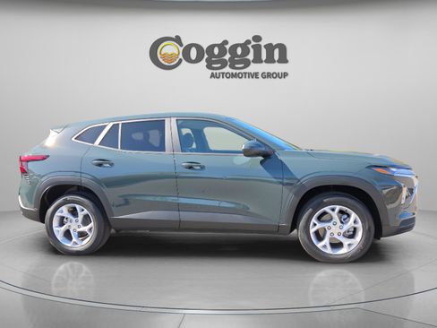 New 2026 Chevrolet Trax LS w/ LS Convenience Package image 7