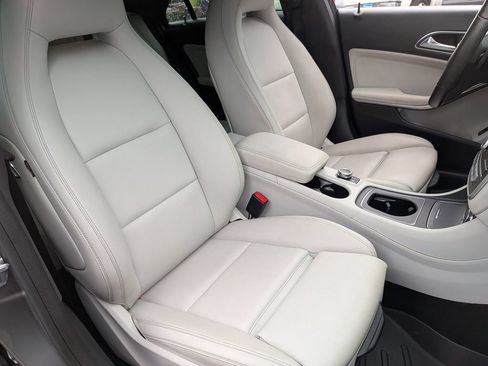 Used 2019 Mercedes-Benz CLA 250 image 32