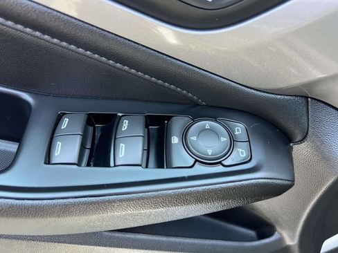 Certified 2023 Chevrolet Traverse LT FWD image 19