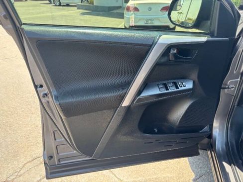 Used 2017 Toyota RAV4 LE w/ Carpet Mat Package FWD image 10