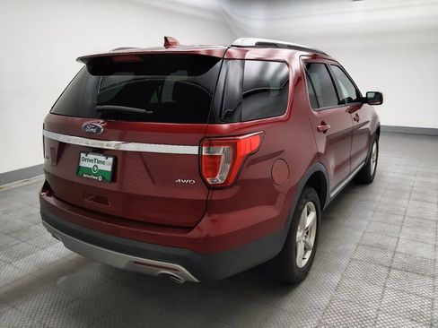 Used 2017 Ford Explorer XLT w/ Equipment Group 202A AWD/4WD image 9