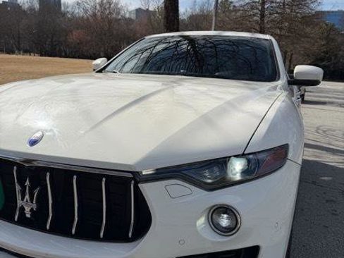 Used 2017 Maserati Levante image 39