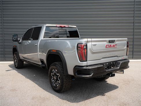 Used 2026 GMC Sierra 2500 AT4X w/ LPO, Black Badging Package AWD/4WD image 3