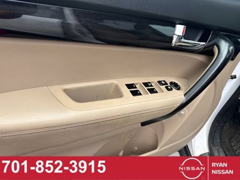 Used 2011 Kia Sorento LX AWD/4WD image 8