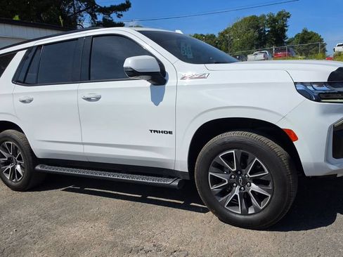 Used 2021 Chevrolet Tahoe Z71 w/ Z71 Signature Package AWD/4WD image 2