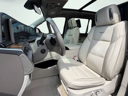 Used 2021 Cadillac Escalade Premium Luxury Platinum AWD/4WD image 17