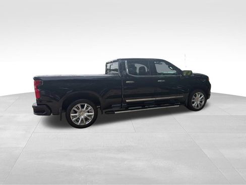 Used 2022 Chevrolet Silverado 1500 High Country w/ High Country Premium Package AWD/4WD image 12