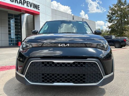 Used 2025 Kia Soul FWD image 3