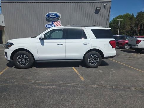Used 2023 Ford Expedition XLT AWD/4WD image 9