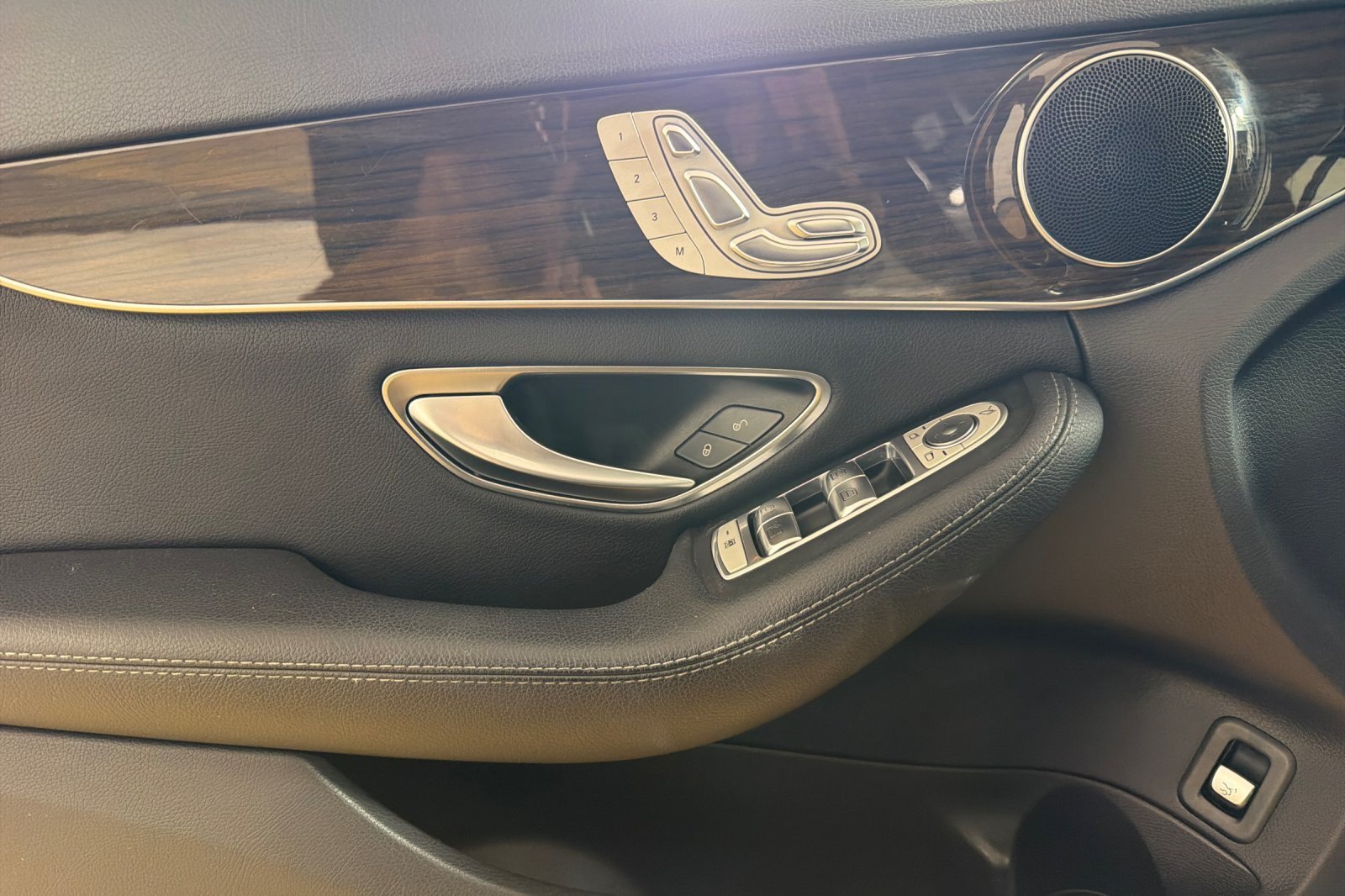 Used 2019 Mercedes-Benz C 300 Sedan image 10