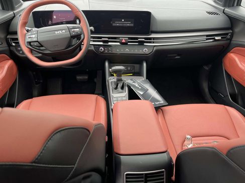 New 2026 Kia Sportage SX FWD image 15