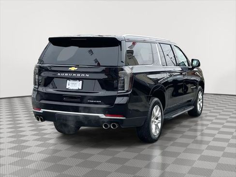 Used 2025 Chevrolet Suburban Premier image 5