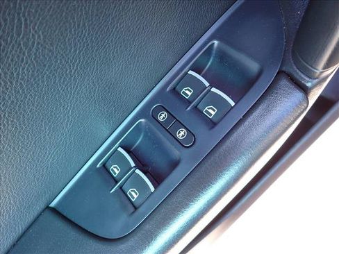 Used 2013 Volkswagen Touareg Sport AWD/4WD image 14