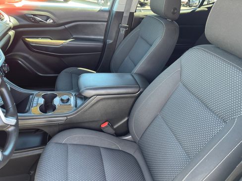 Used 2022 GMC Acadia SLE FWD image 10