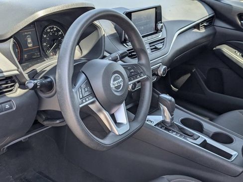 Used 2022 Nissan Altima 2.5 S FWD image 15