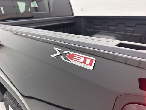 New 2026 GMC Sierra 1500 SLT w/ SLT Premium Plus Package image 11