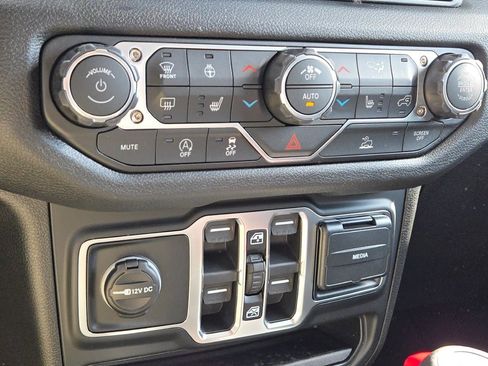 New 2026 Jeep Gladiator Sport image 27