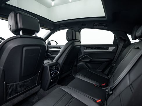 Certified 2026 Porsche Cayenne Coupe AWD/4WD image 25
