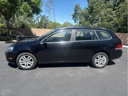Used 2013 Volkswagen Jetta TDI FWD image 2