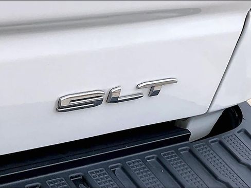 Used 2022 GMC Sierra 1500 SLT AWD/4WD image 10