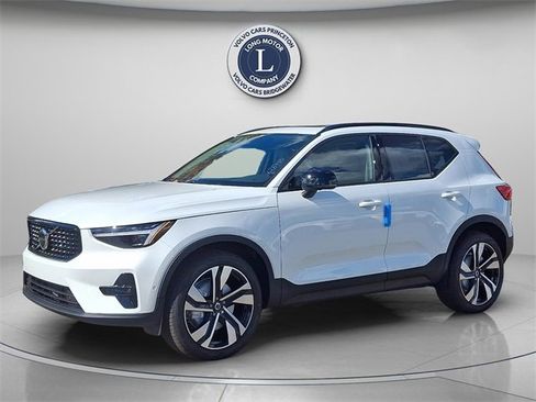 New 2026 Volvo XC40 B5 Ultra w/ Protection Package Premier image 2