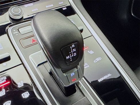 Used 2023 Porsche Panamera Platinum Edition image 23