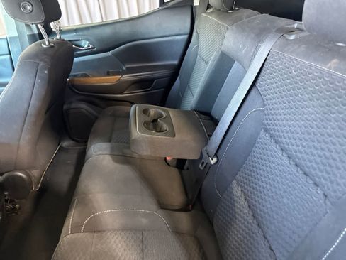 Used 2017 GMC Acadia SLE FWD image 19