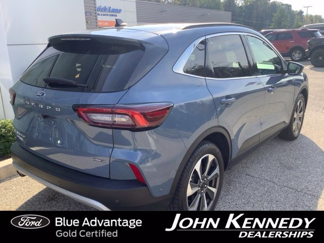 Certified 2023 Ford Escape Platinum w/ Premium Technology Package AWD/4WD image 3