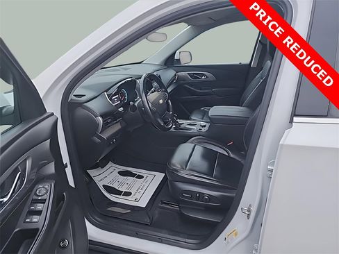 Used 2021 Chevrolet Traverse LT image 11
