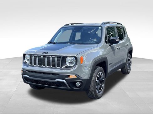 Used 2023 Jeep Renegade Latitude AWD/4WD image 6