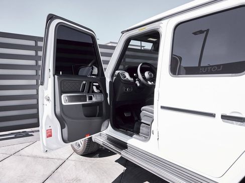 Used 2025 Mercedes-Benz G 63 AMG 4MATIC image 32
