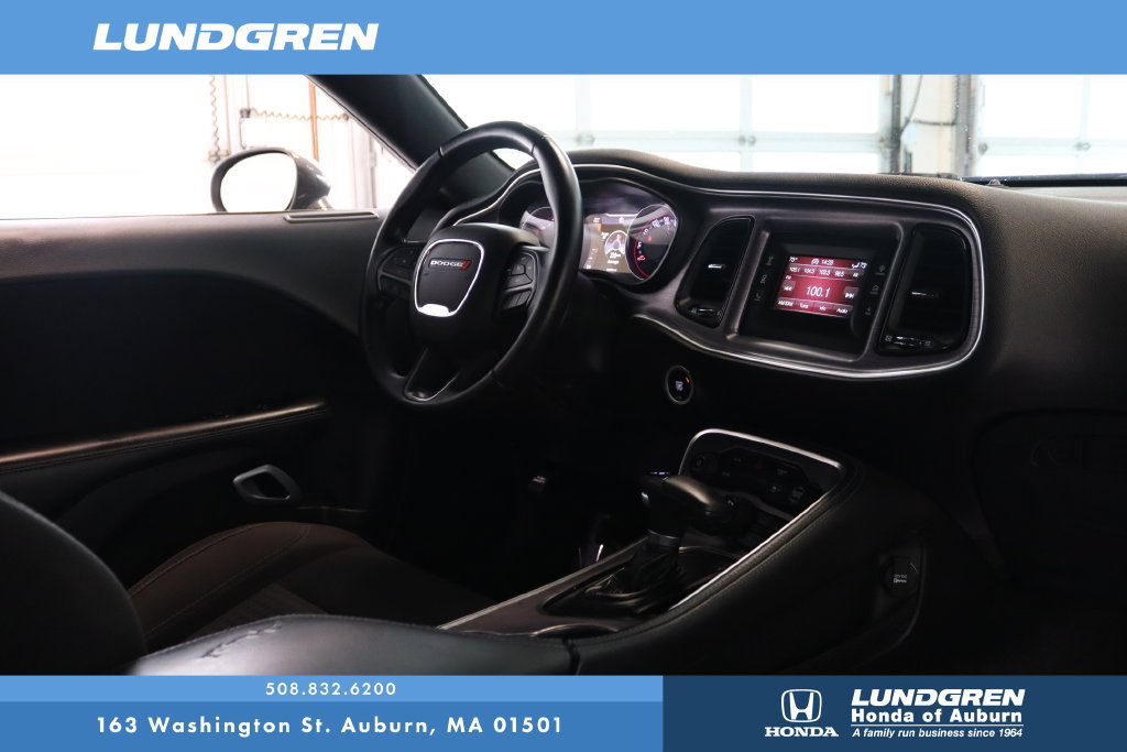 Used 2017 Dodge Challenger SXT RWD image 14
