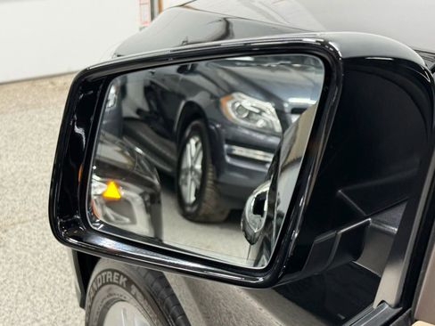 Used 2014 Mercedes-Benz ML 350 4MATIC w/ Premium 1 Package image 12