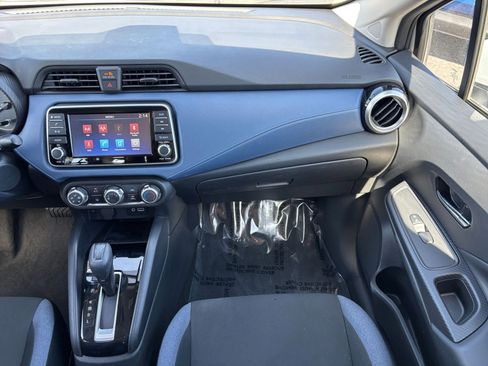 Used 2025 Nissan Versa SV image 33