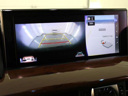 Used 2017 Lexus LX 570 4WD w/ Luxury Package image 59