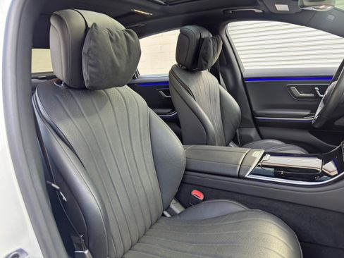 Used 2022 Mercedes-Benz S 500 4MATIC w/ AMG Line Package image 46
