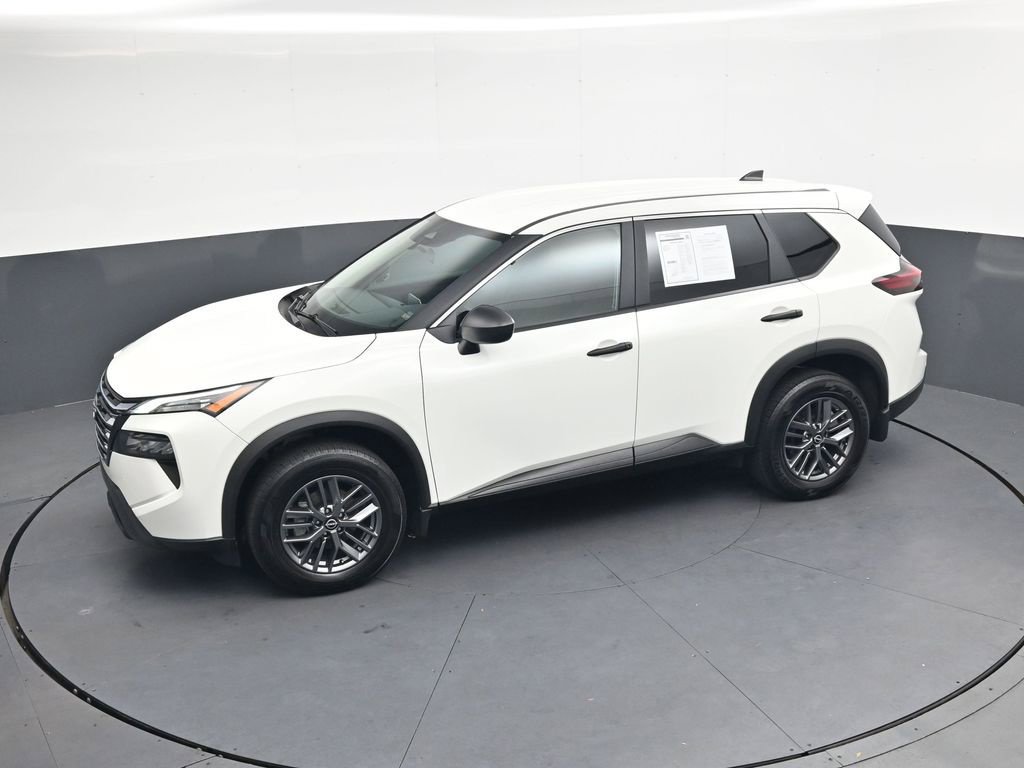 Used 2025 Nissan Rogue S AWD/4WD image 34