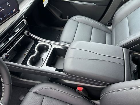 New 2026 Chevrolet Traverse LT w/ Driver Confidence Package image 20