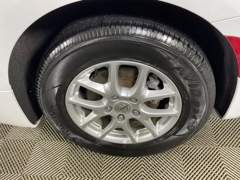 Used 2022 Chrysler Voyager LX image 6