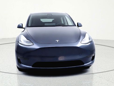 Used 2021 Tesla Model Y Long Range image 2