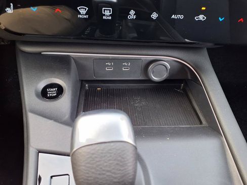 New 2026 Nissan Sentra SR w/ SR Premium Package FWD image 24