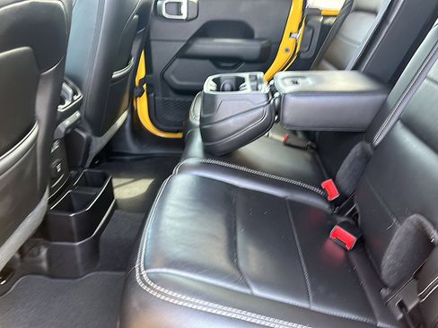 Used 2019 Jeep Wrangler Unlimited Sahara w/ Uconnect 4C Nav & Sound Group image 18