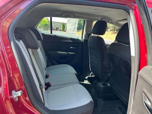 Used 2015 Chevrolet Trax LS w/ LPO, Protection Package FWD image 40