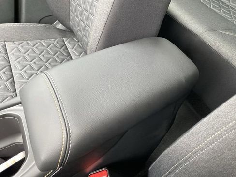 Used 2025 Nissan Kicks SV w/ SV Premium Package image 19