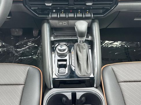 Used 2026 GMC Canyon AT4 w/ Technology Plus Package image 12