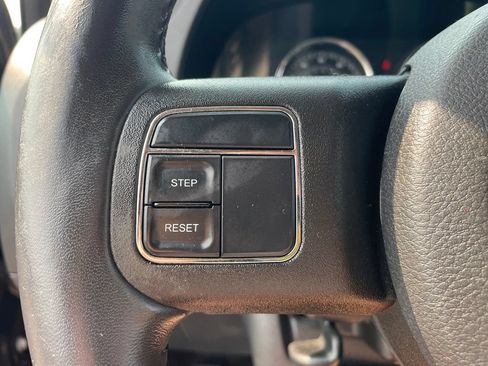 Used 2014 Jeep Compass Latitude AWD/4WD image 24