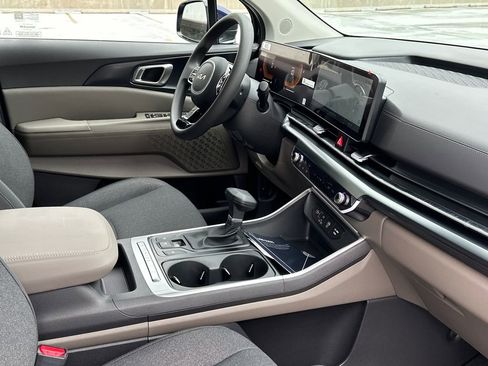 New 2026 Kia Carnival LX image 12