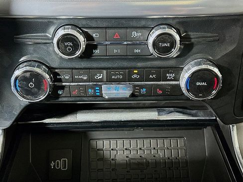 New 2025 Ford F150 Lariat w/ Equipment Group 502A High image 17